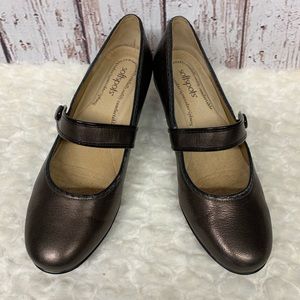 Soft Spots sz 9w 2in Brown Clog Slip on Heels